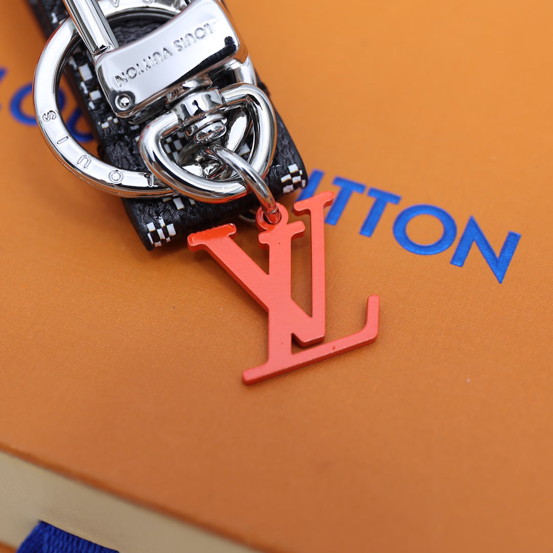 Colgante y llavero Louis Vuitton - Imagen 9
