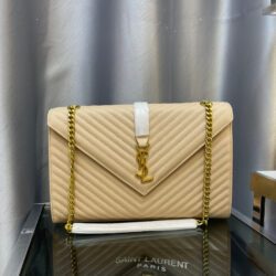 Bolso Envelope Medium YSL
