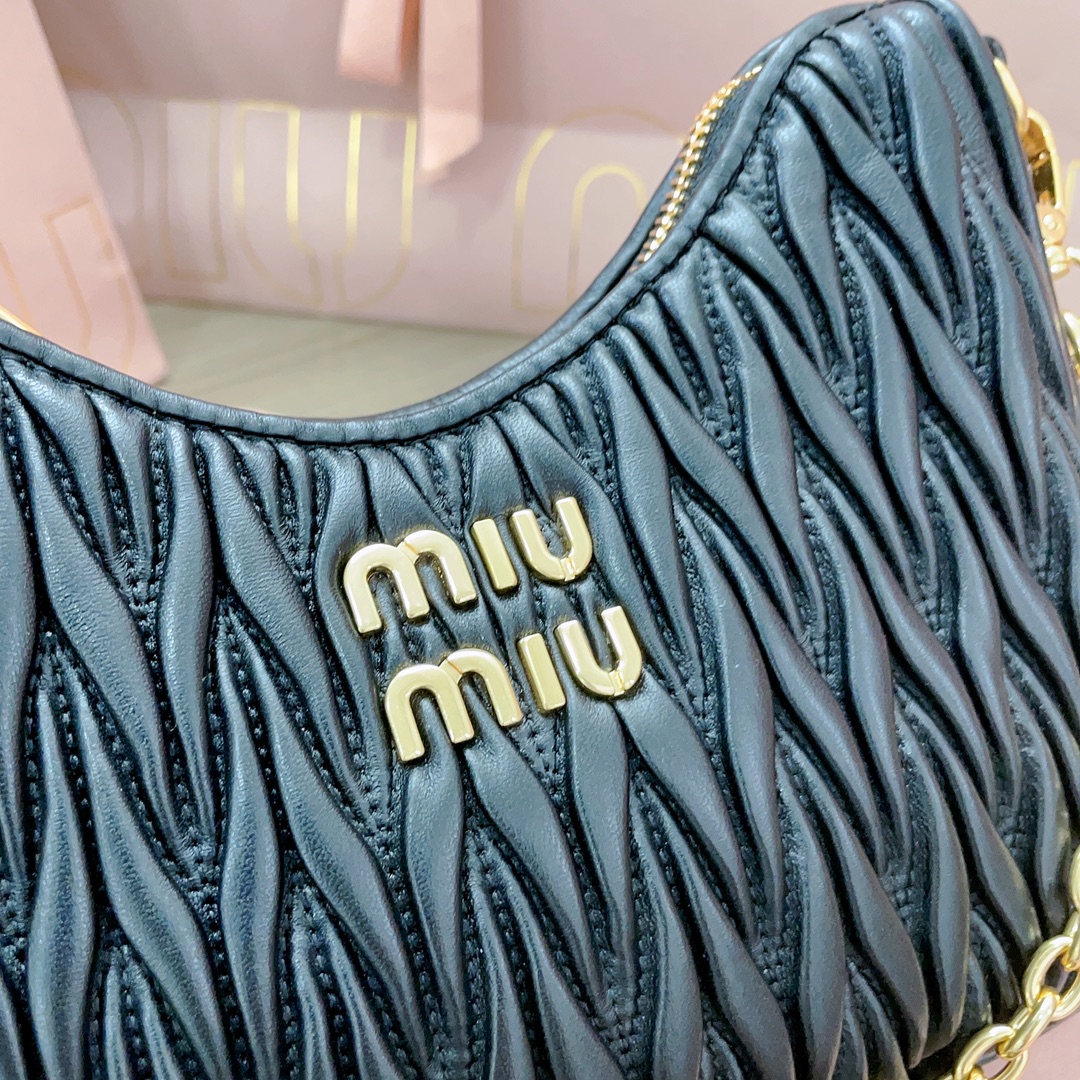 Bolso bandolera de napa Matelassé Miu Miu - Imagen 6