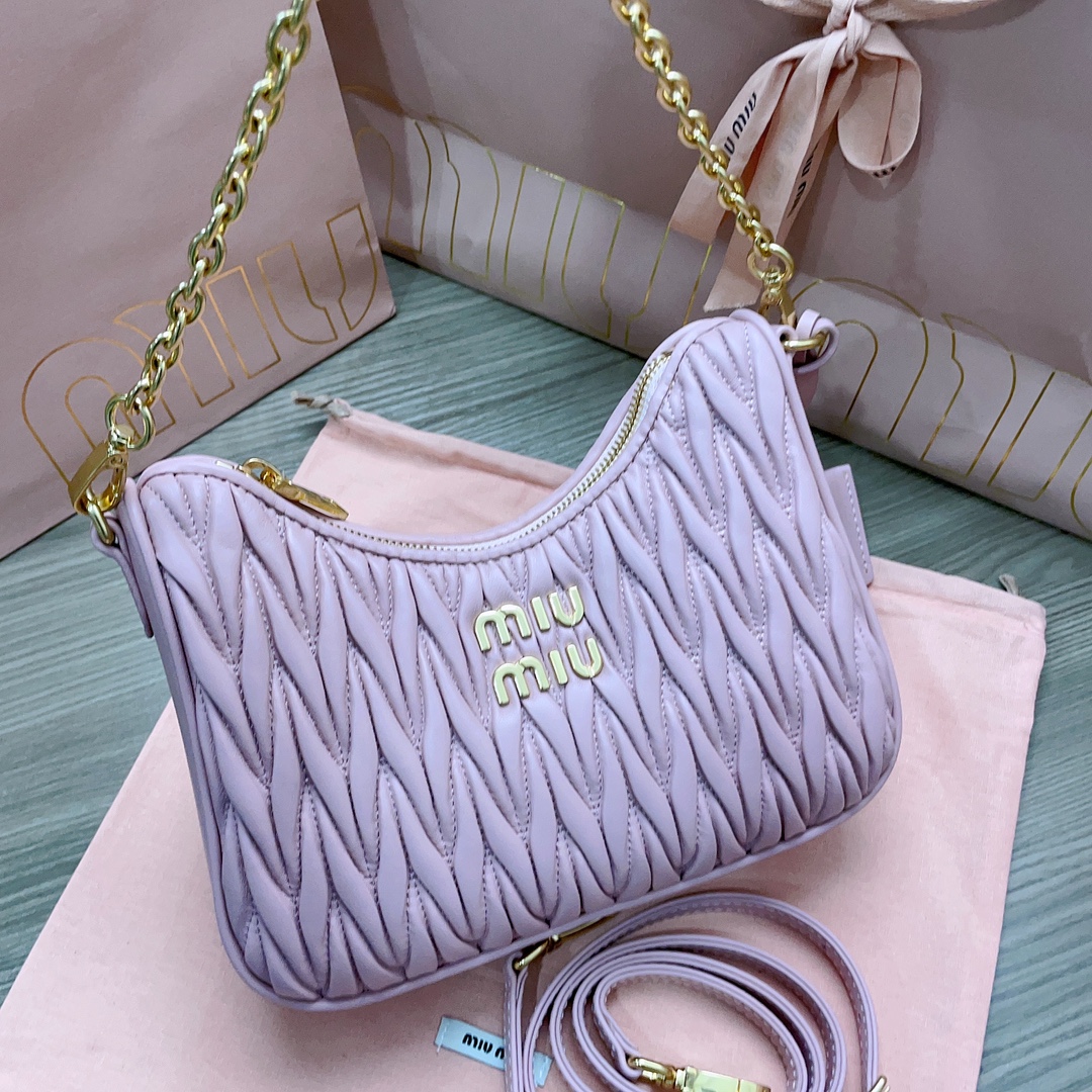 Bolso bandolera de napa Matelassé Miu Miu - Imagen 6