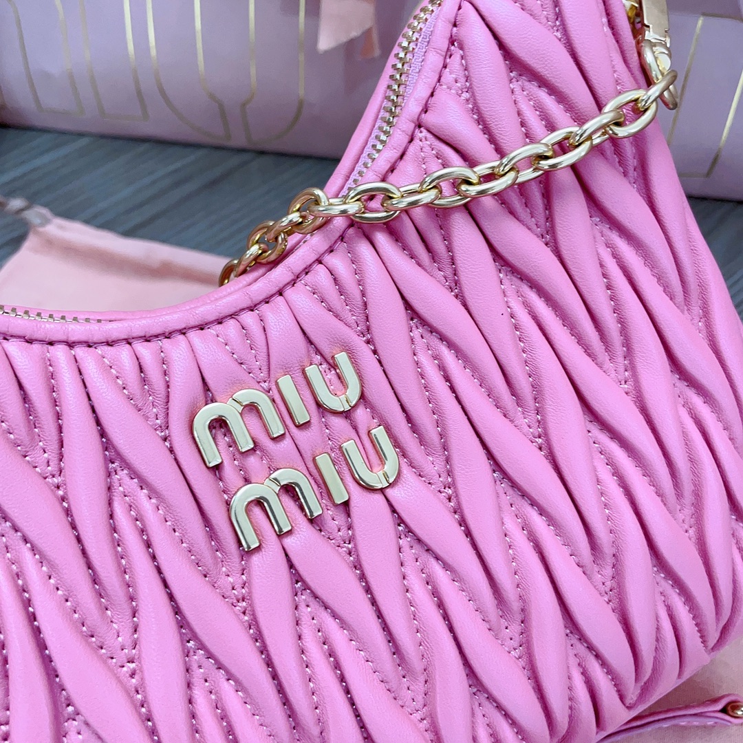 Bolso bandolera de napa Matelassé Miu Miu - Imagen 6