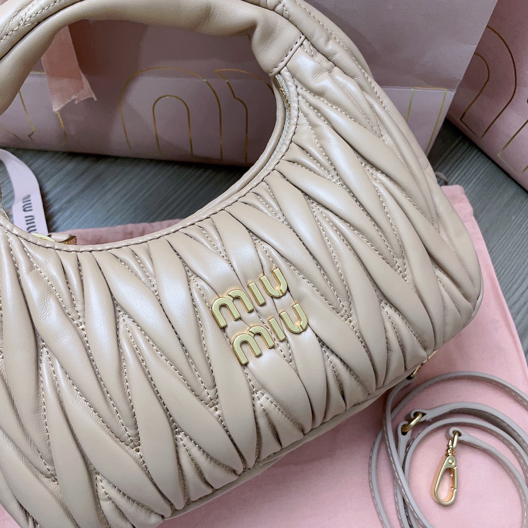 Bolso hobo Wander Miu Miu - Imagen 6