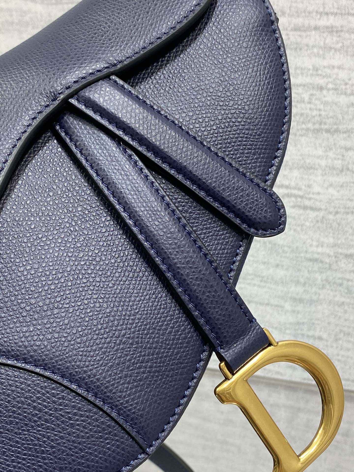 Bolso mini Saddle con bandolera Dior - Imagen 6
