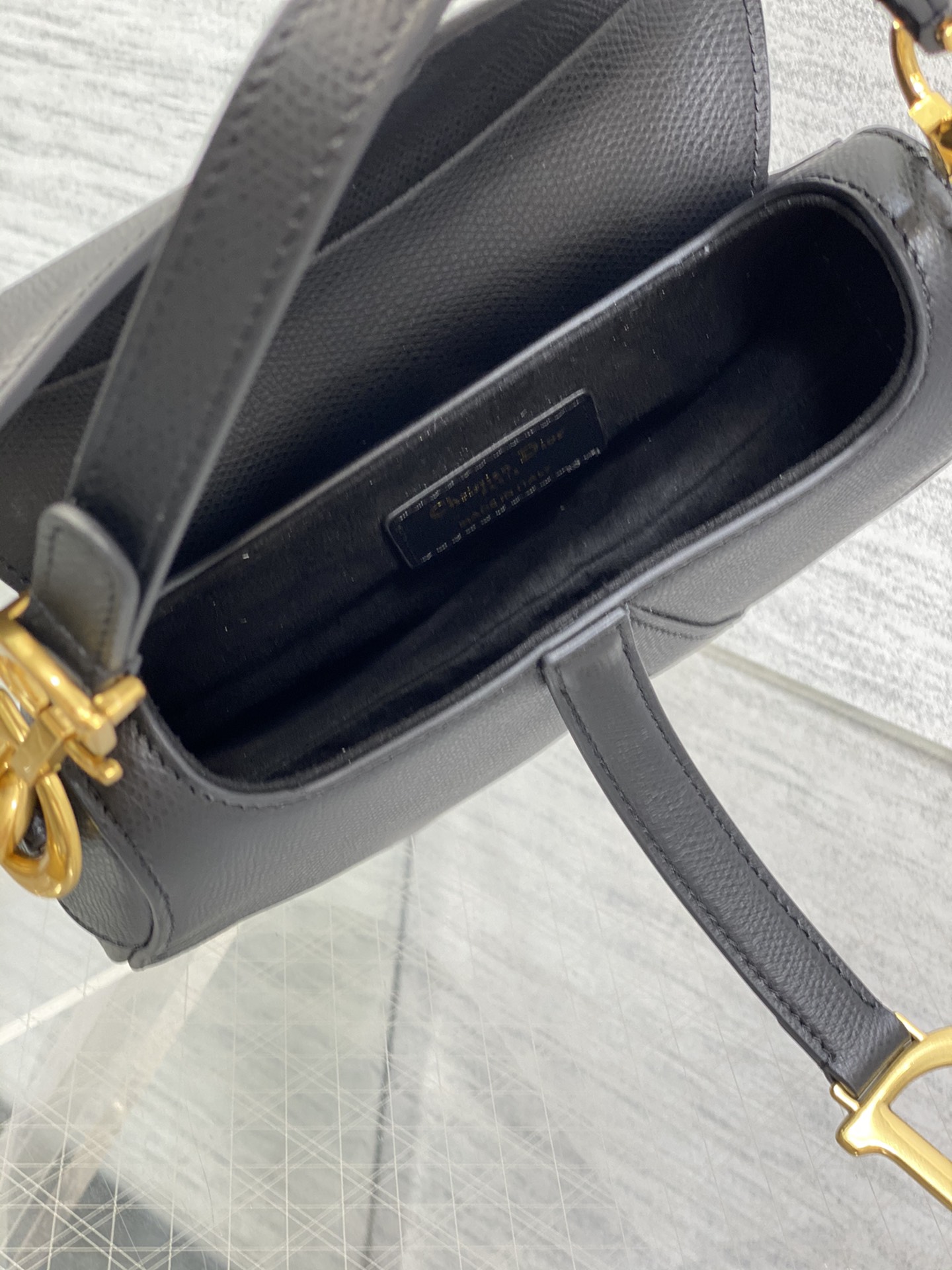 Bolso mini Saddle con bandolera Dior - Imagen 7