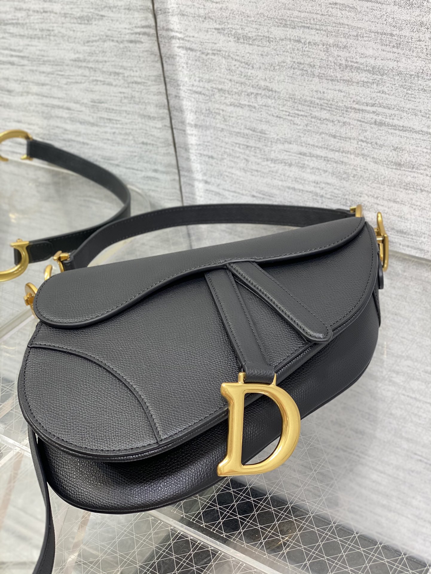 Bolso Saddle con bandolera Dior - Imagen 6