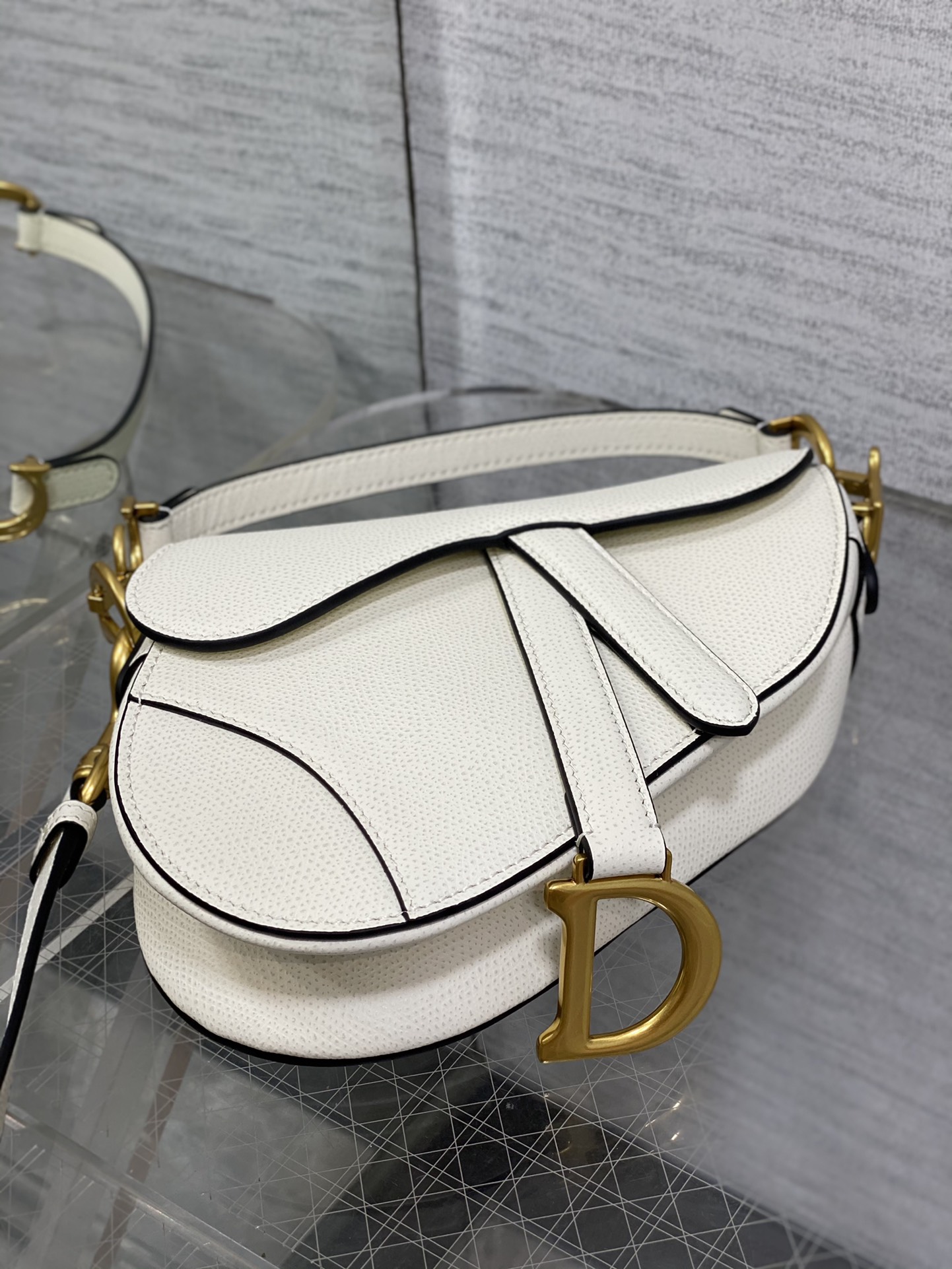 Bolso mini Saddle con bandolera Dior - Imagen 4