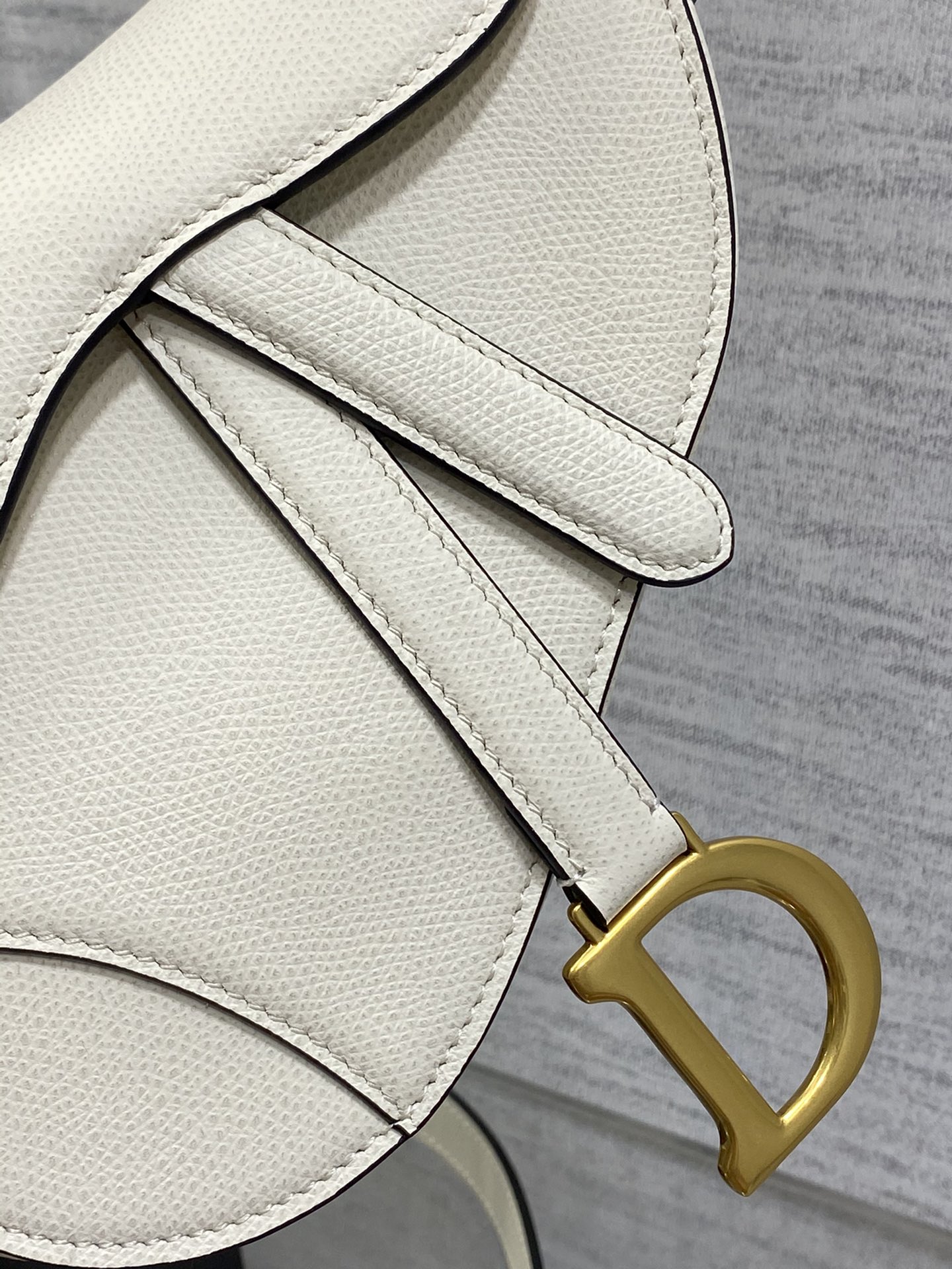 Bolso mini Saddle con bandolera Dior - Imagen 6