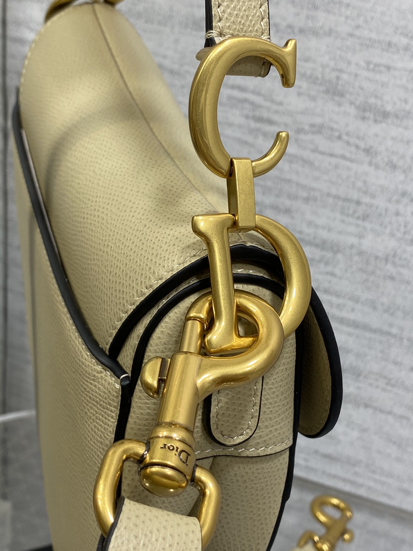 Bolso mini Saddle con bandolera Dior - Imagen 4