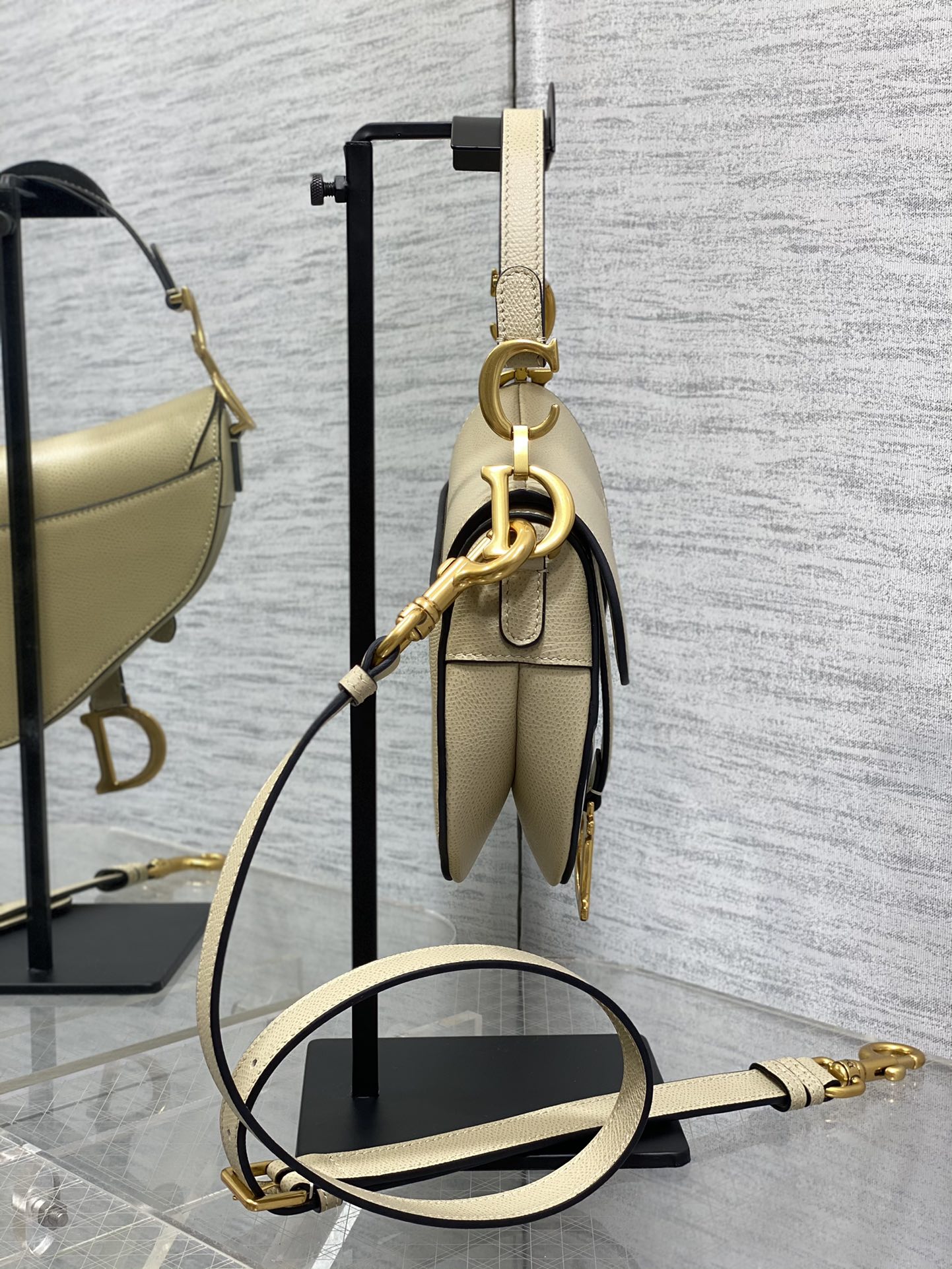 Bolso mini Saddle con bandolera Dior - Imagen 2