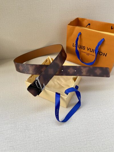 Cinturón Reversible LV Initials LOUIS VUITTON