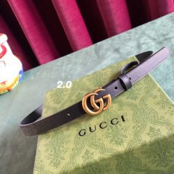 Cinturón GG Marmont estrecho GUCCI