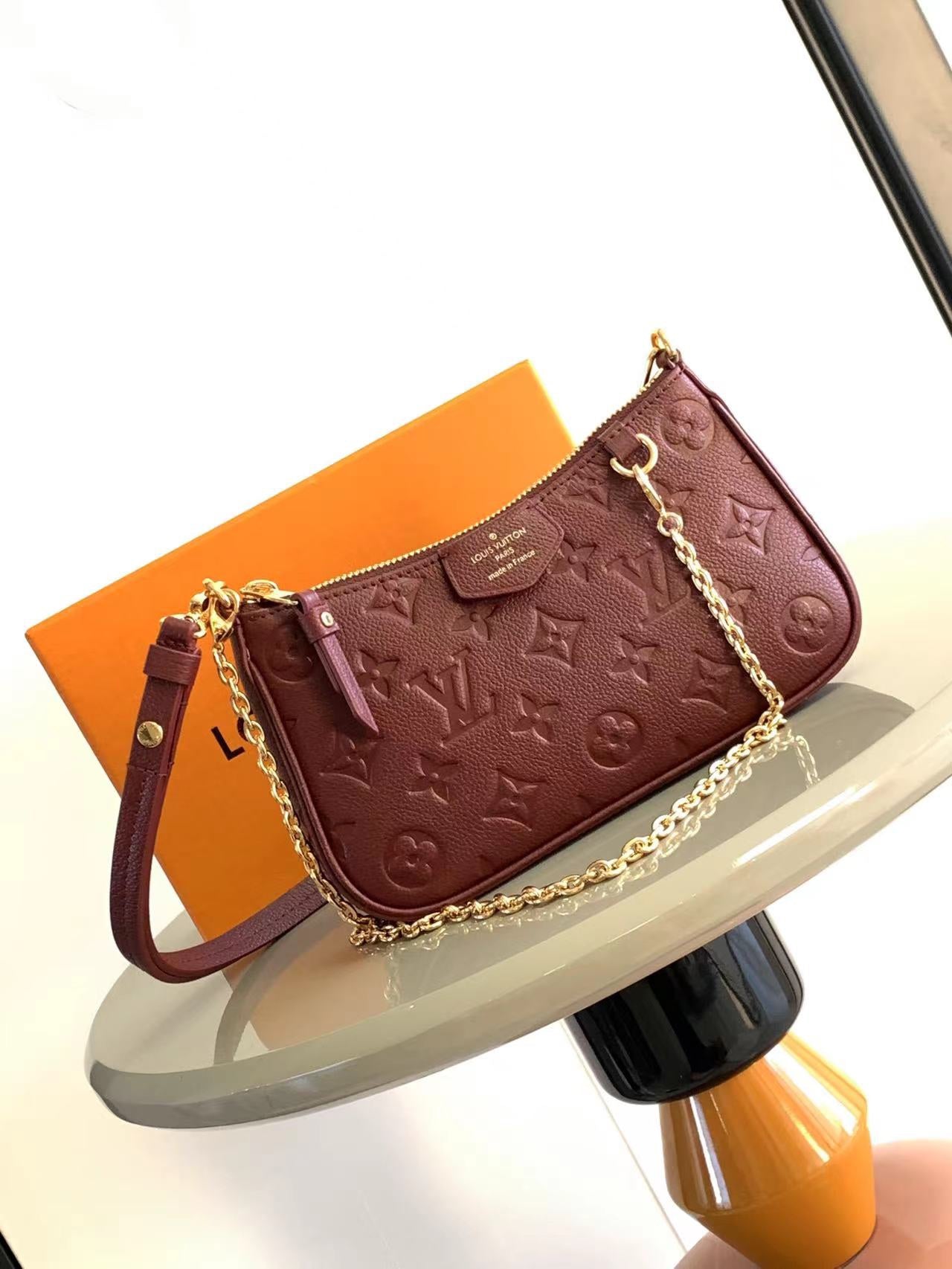 Bolso Easy Pouch On Strap Louis Vuitton
