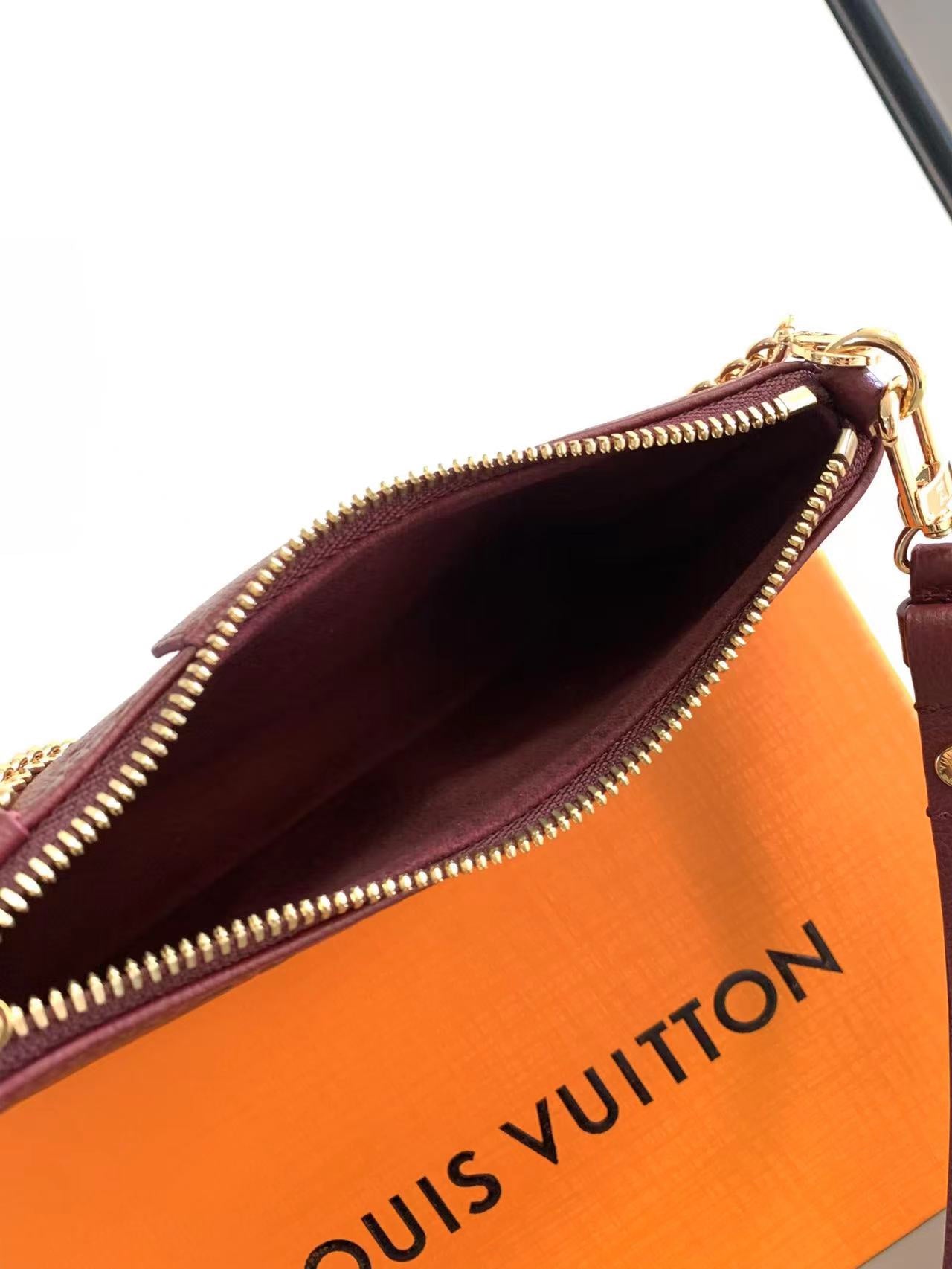 Bolso Easy Pouch On Strap Louis Vuitton - Imagen 3