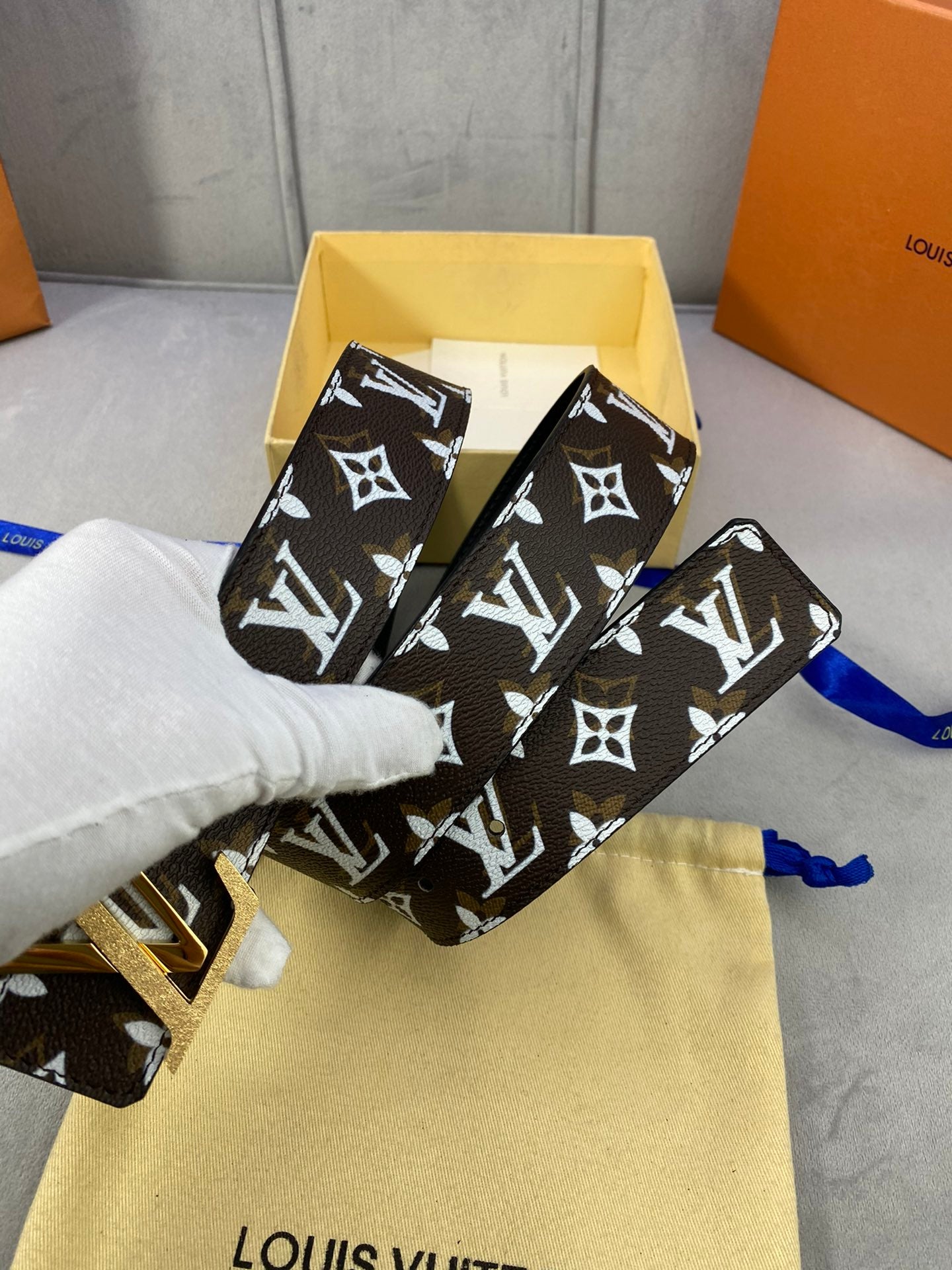 Cinturón Reversible LV Initials LOUIS VUITTON - Imagen 5