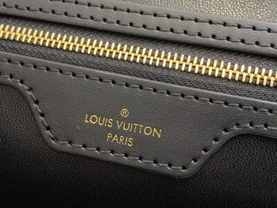 Bolso Alma PM Louis Vuitton - Imagen 9