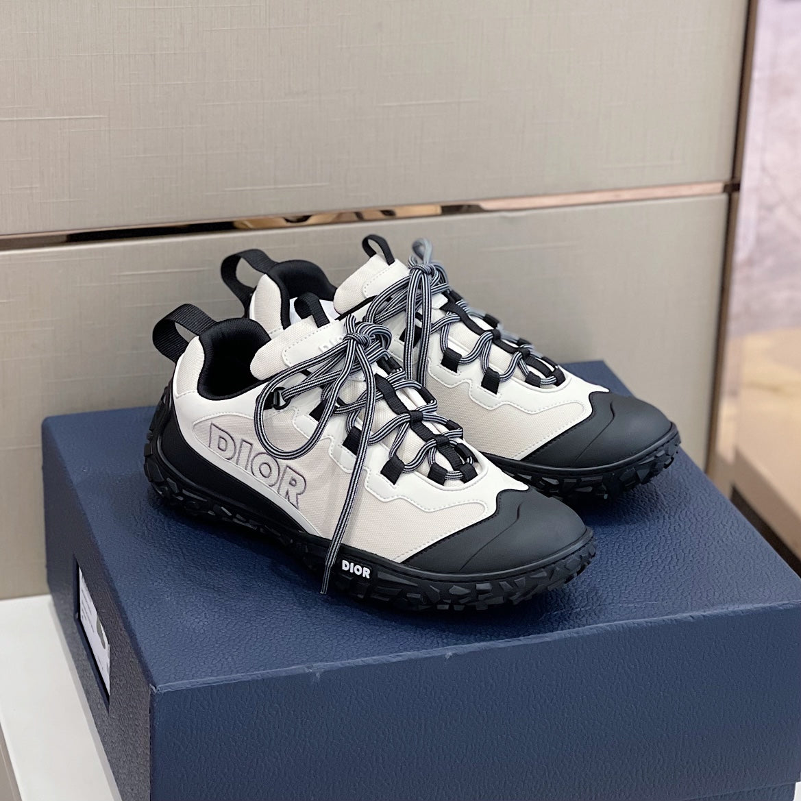Sneaker caña media DIOR - Imagen 2