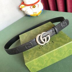 Cinturón Signature estrecho GUCCI