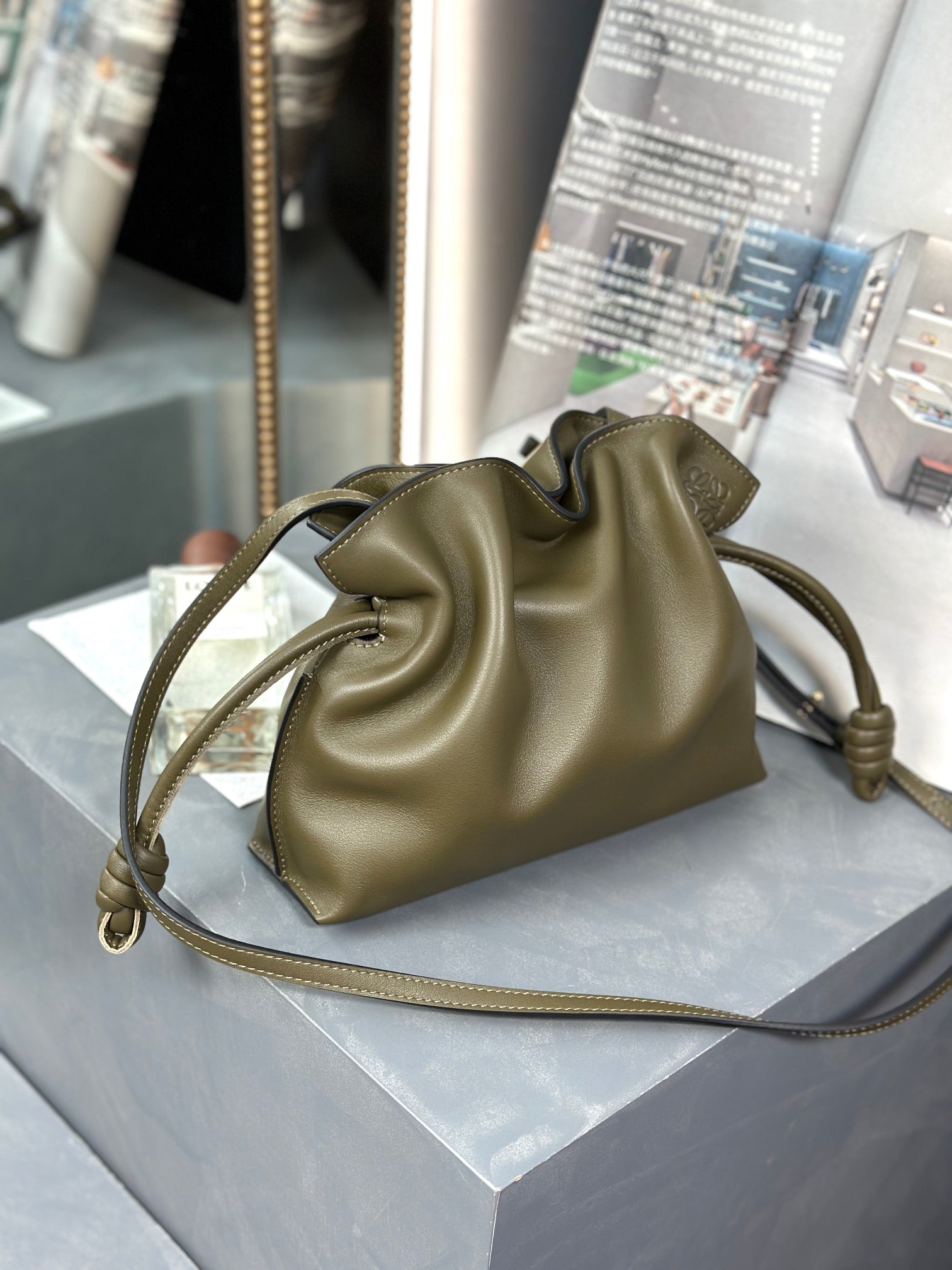 Bolso Flamenco Clutch mini LOEWE - Imagen 5