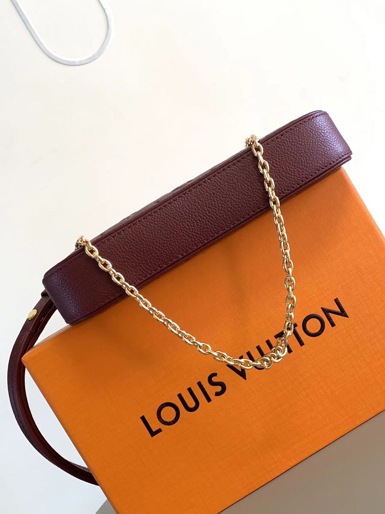 Bolso Easy Pouch On Strap Louis Vuitton - Imagen 6