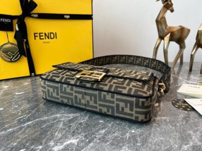 Bolso de tejido FF jacquard FENDI - Imagen 3