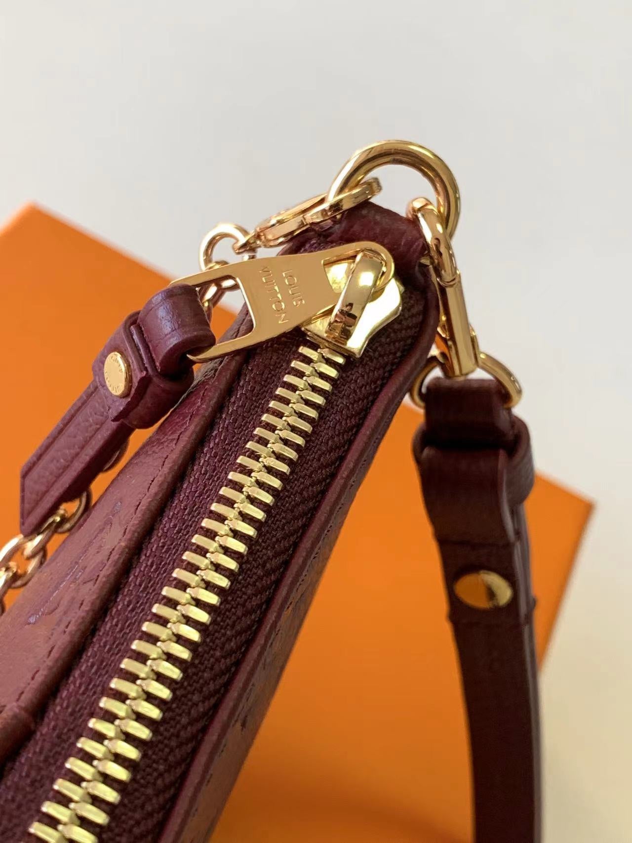 Bolso Easy Pouch On Strap Louis Vuitton - Imagen 5