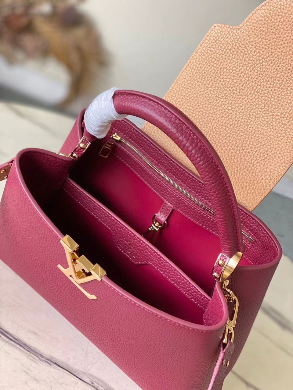 BOLSO CAPUCINES BB Louis Vuitton - Imagen 9