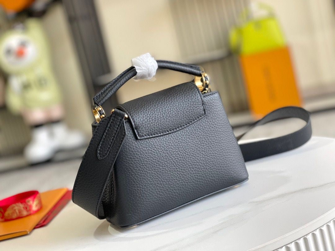 BOLSO CAPUCINES MINI Louis Vuitton - Imagen 6