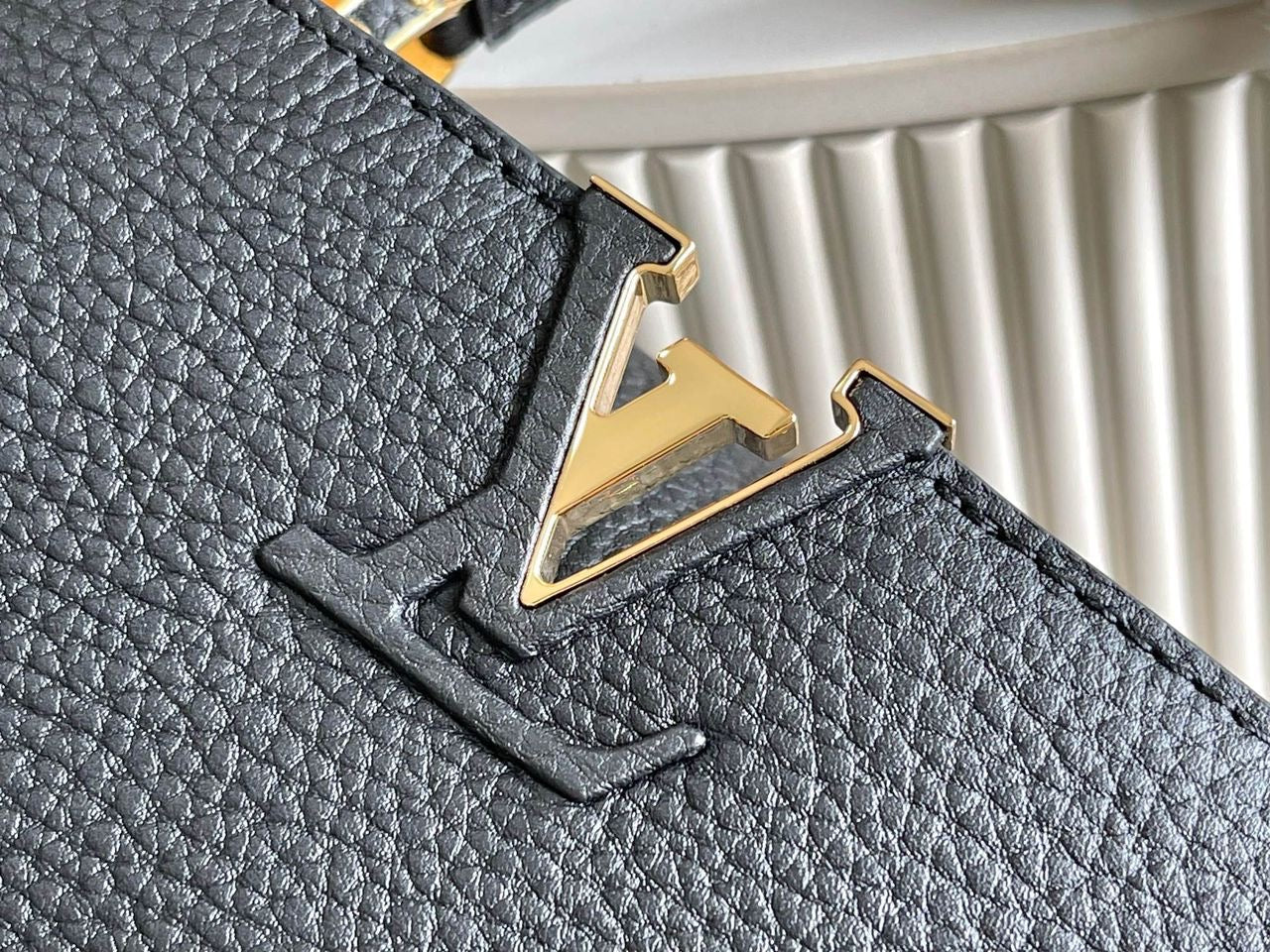 BOLSO CAPUCINES BB Louis Vuitton - Imagen 6