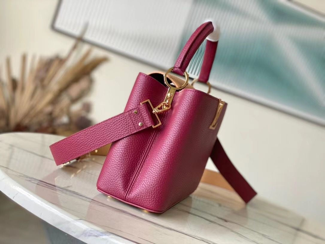 BOLSO CAPUCINES BB Louis Vuitton - Imagen 2