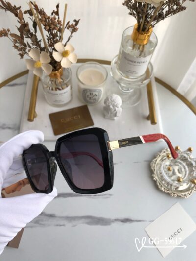 Gafas de sol cuadradas GUCCI - Imagen 2