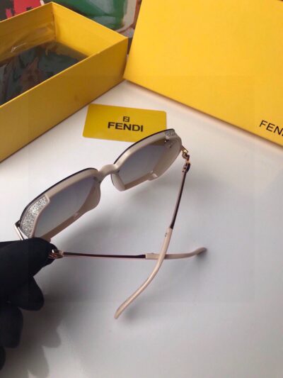 Gafas de sol cuadradas FENDI - Imagen 4