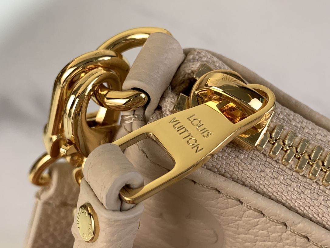 Bolso Easy Pouch On Strap Louis Vuitton - Imagen 6