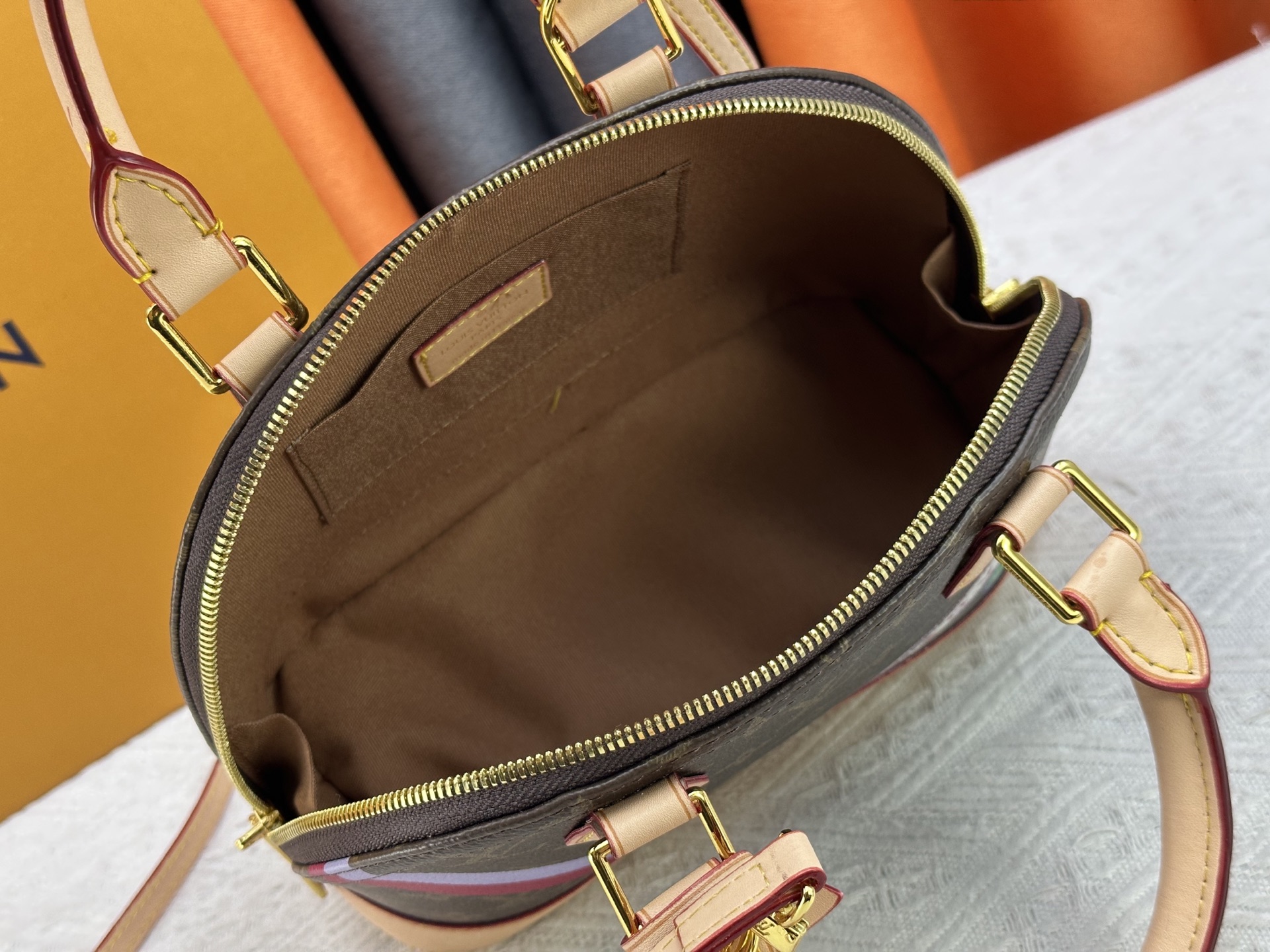 Bolso Alma BB Louis Vuitton - Imagen 8