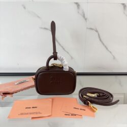 Adorno de piel Miu Miu