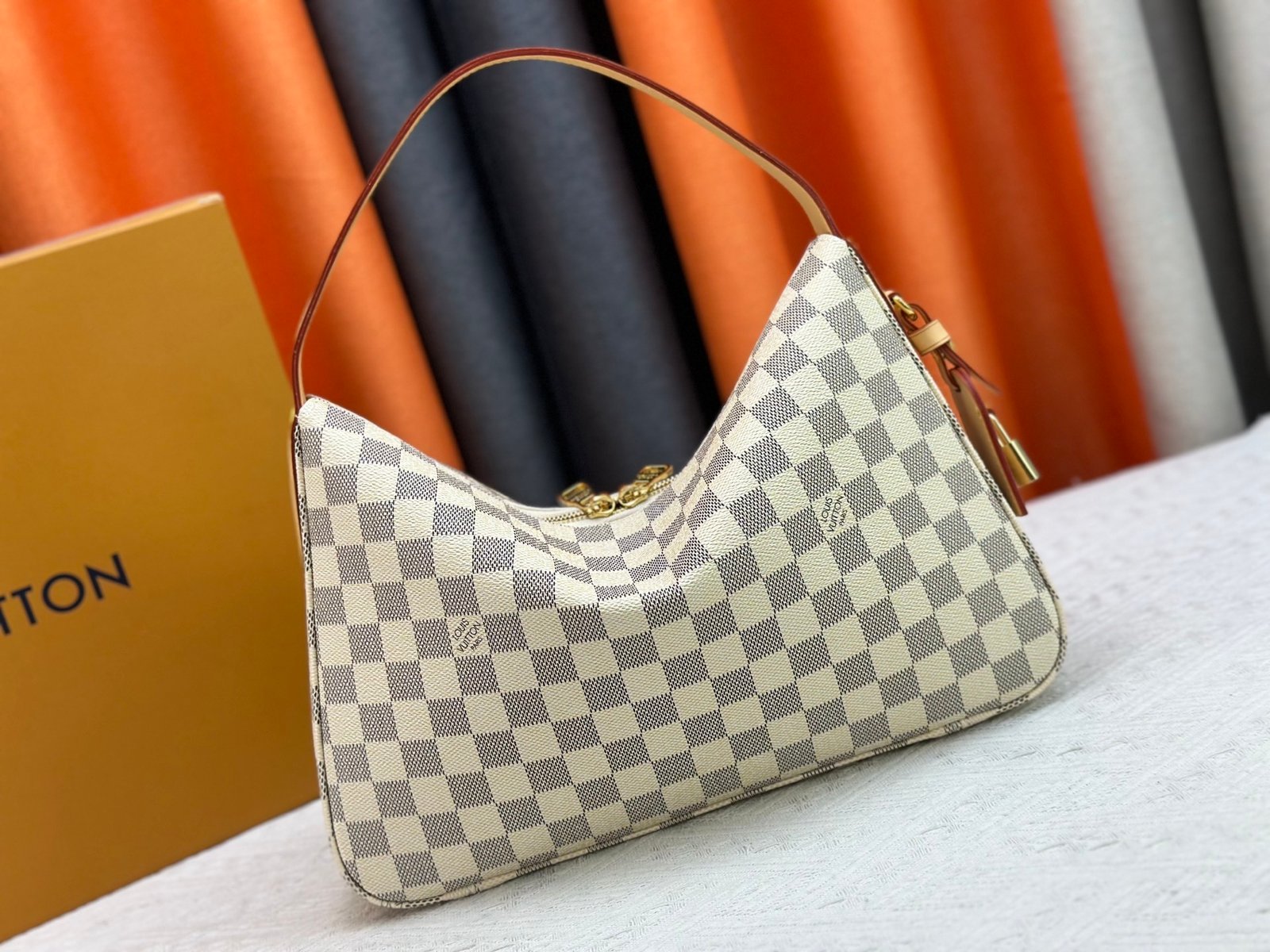Bolso Slouchy PM Louis Vuitton - Imagen 4