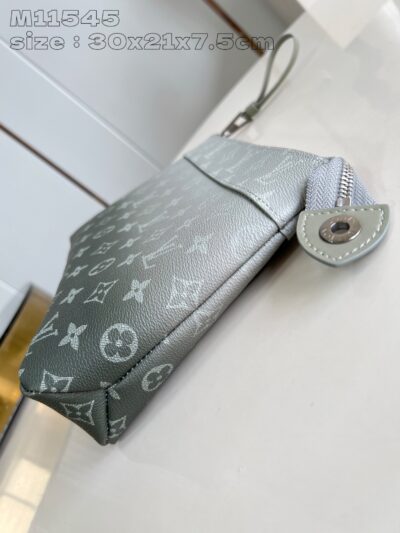 Cartera de mano Pochette Voyage Souple Louis Vuitton - Imagen 5