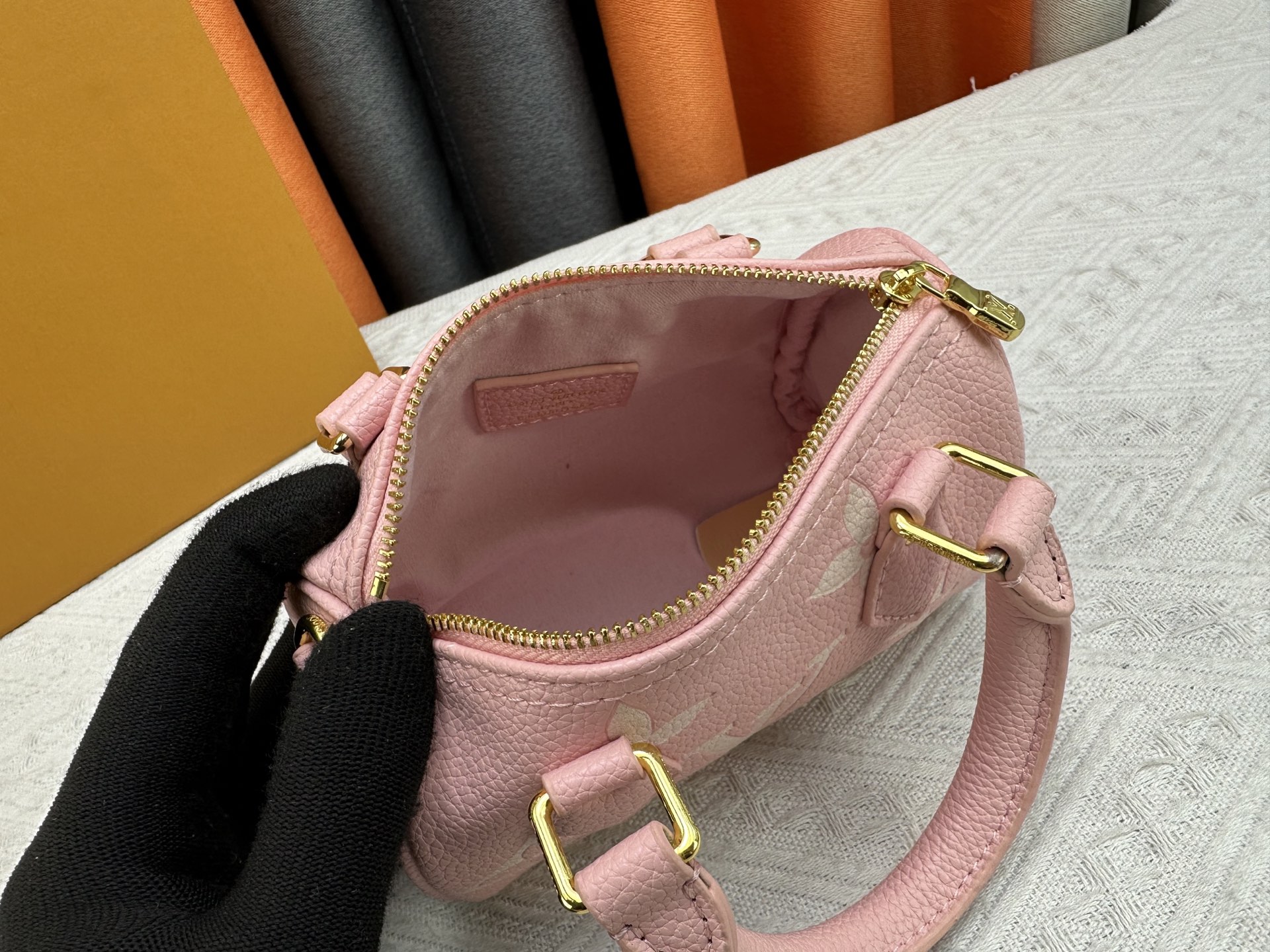 Bolso Nano Speedy Louis Vuitton - Imagen 8