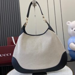 Bolso de hombro Gucci B mediano Gucci