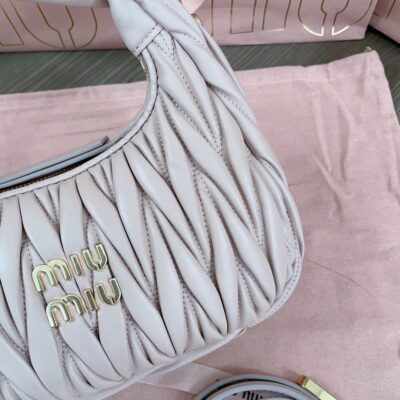 Bolso hobo Wander Miu Miu - Imagen 6