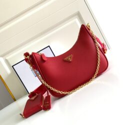 Bolso de piel Prada Re-Edition 2005