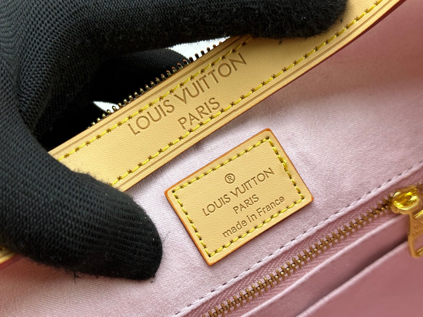 Bolso Slouchy PM Louis Vuitton - Imagen 8