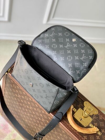 Bolso Messenger Pulse Louis Vuitton - Imagen 8