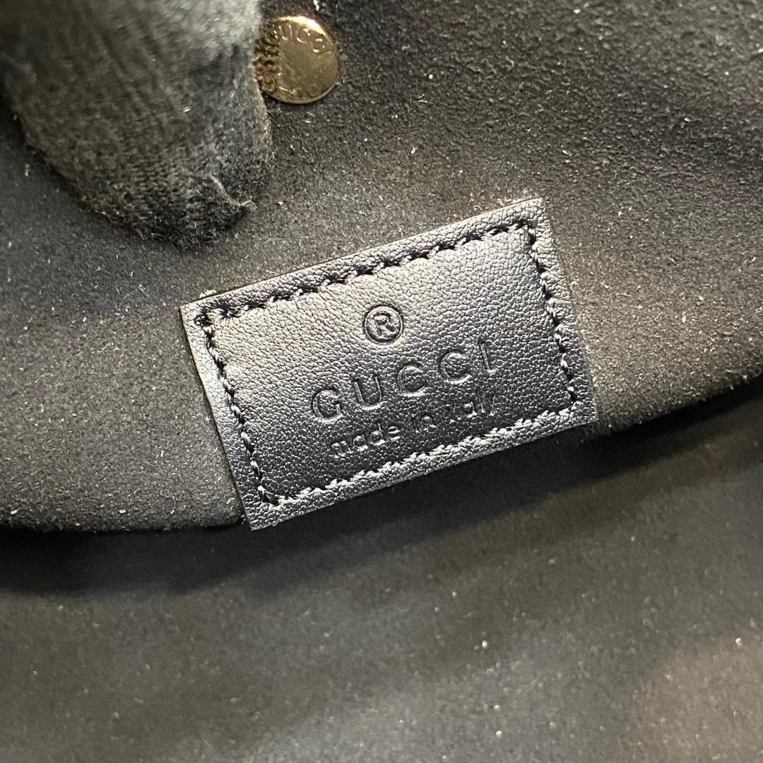 Minibolso bombonera GG Emblem Gucci - Imagen 9