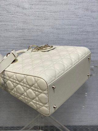 Bolso mediano Lady Dior DIOR - Imagen 7