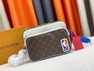 BOLSO MESSENGER LVNBA Louis Vuitton