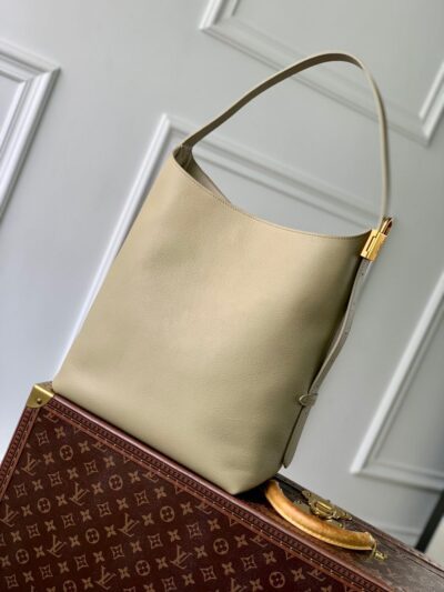 Bolso Low Key Hobo MM Louis Vuitton - Imagen 3