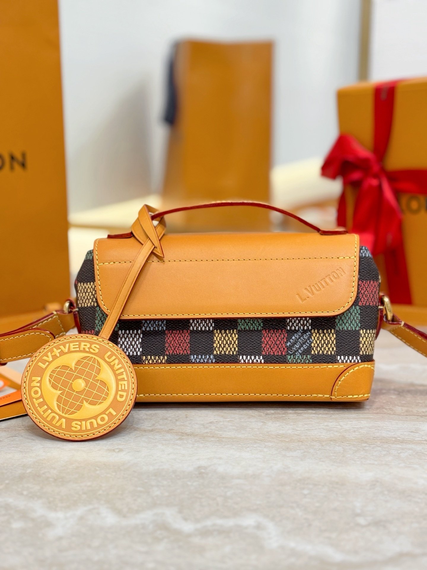 Cartera portátil Steamer East West Louis Vuitton