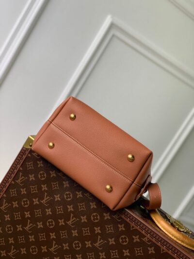 Bolso Low Key Hobo PM Louis Vuitton - Imagen 4