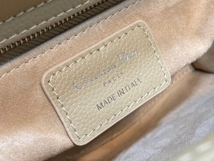 Bolso mini Lady Dior DIOR - Imagen 8