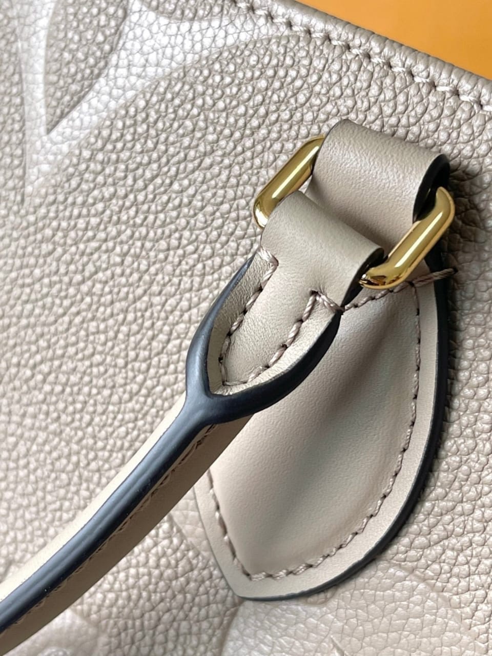 Bolso OnTheGo MM Louis Vuitton - Imagen 6